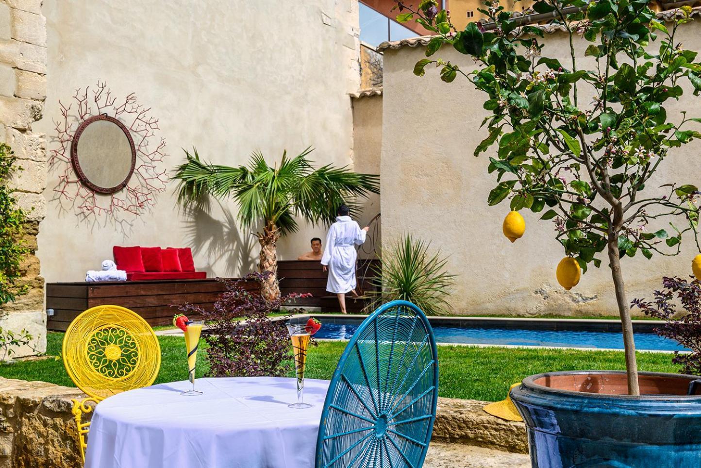 Palais Aoma, Hotel Particulier De Luxe En Provence L'Isle-sur-la-Sorgue Kültér fotó